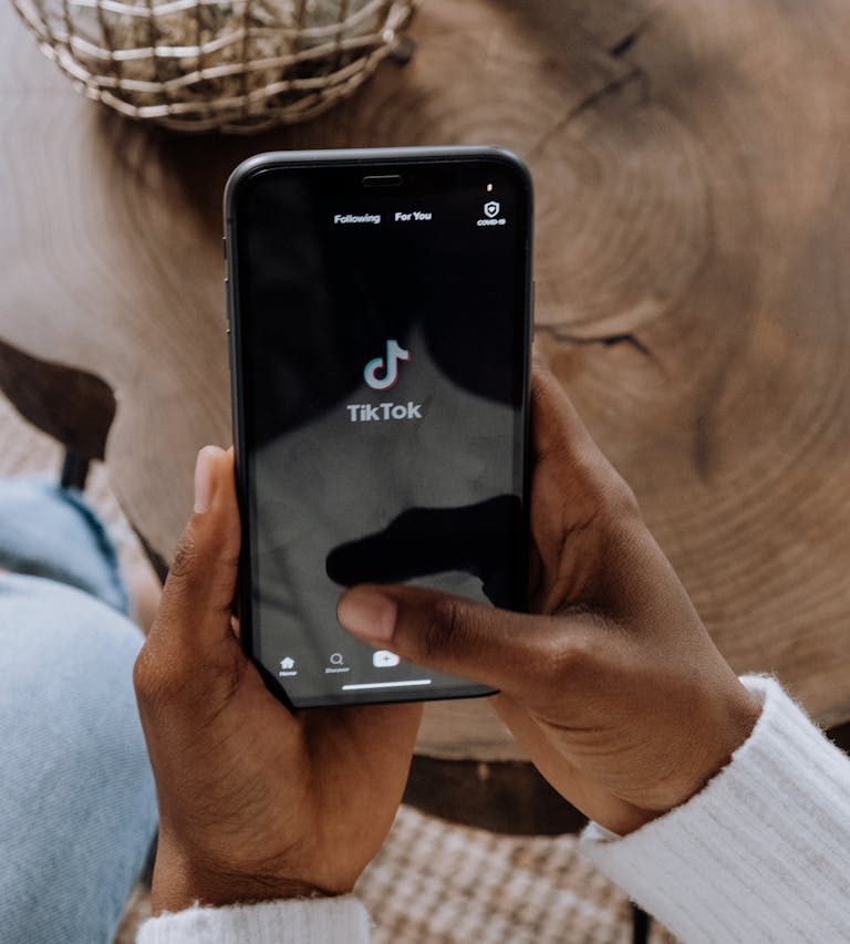 Cum să creezi conținut viral pe TikTok în 2024